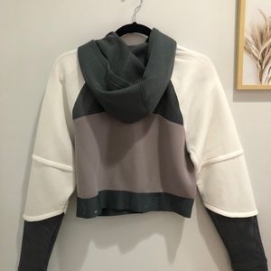 Cropped under armour sweatshirt